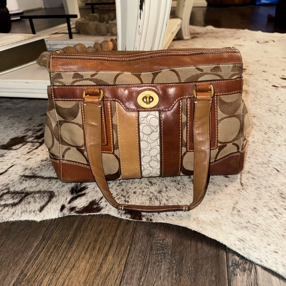 Coach Signature Hampton Tote